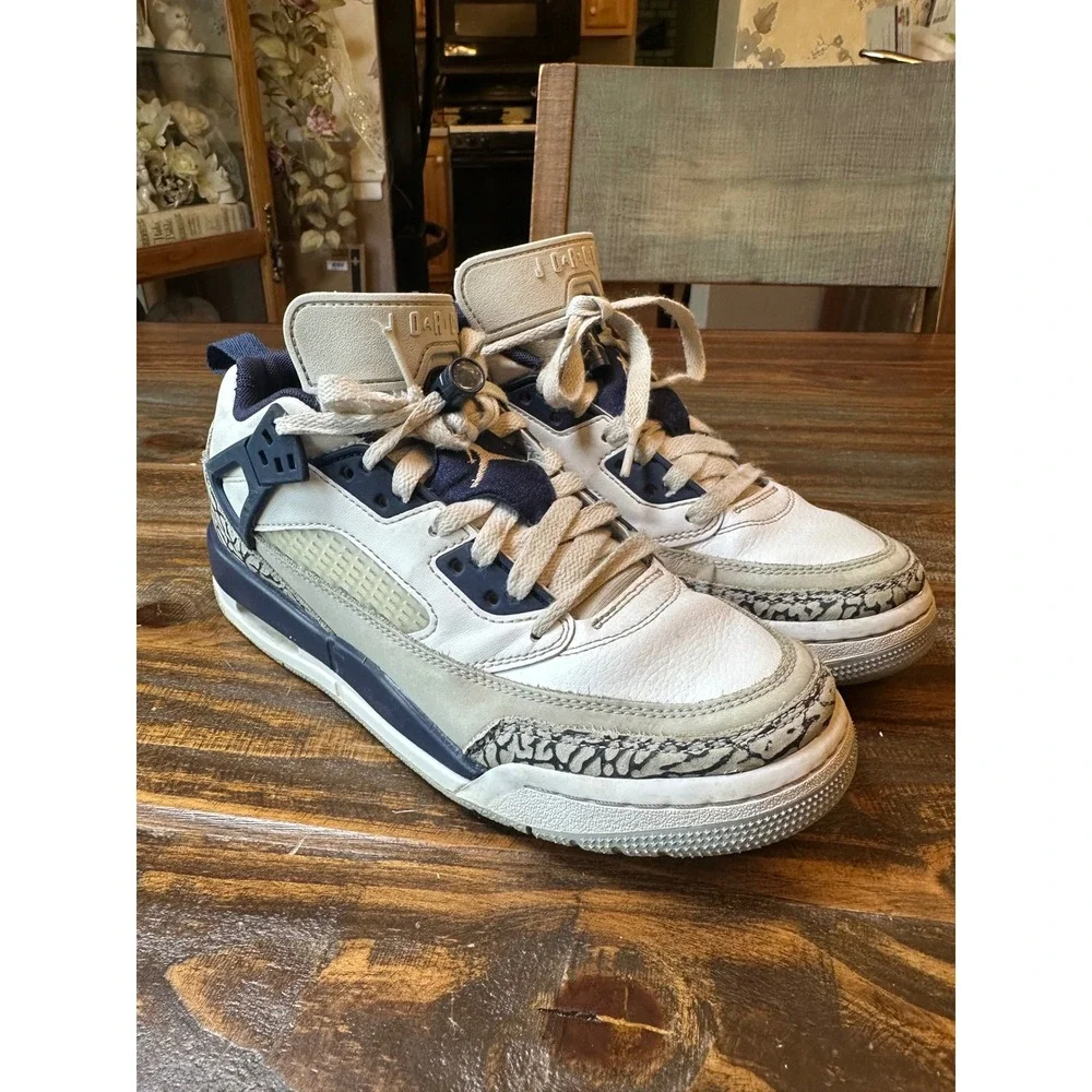 Jordan Spizike Low White Midnight Navy Wolf‎ Grey FQ3950-140 Mens 6.5Y Sneakers